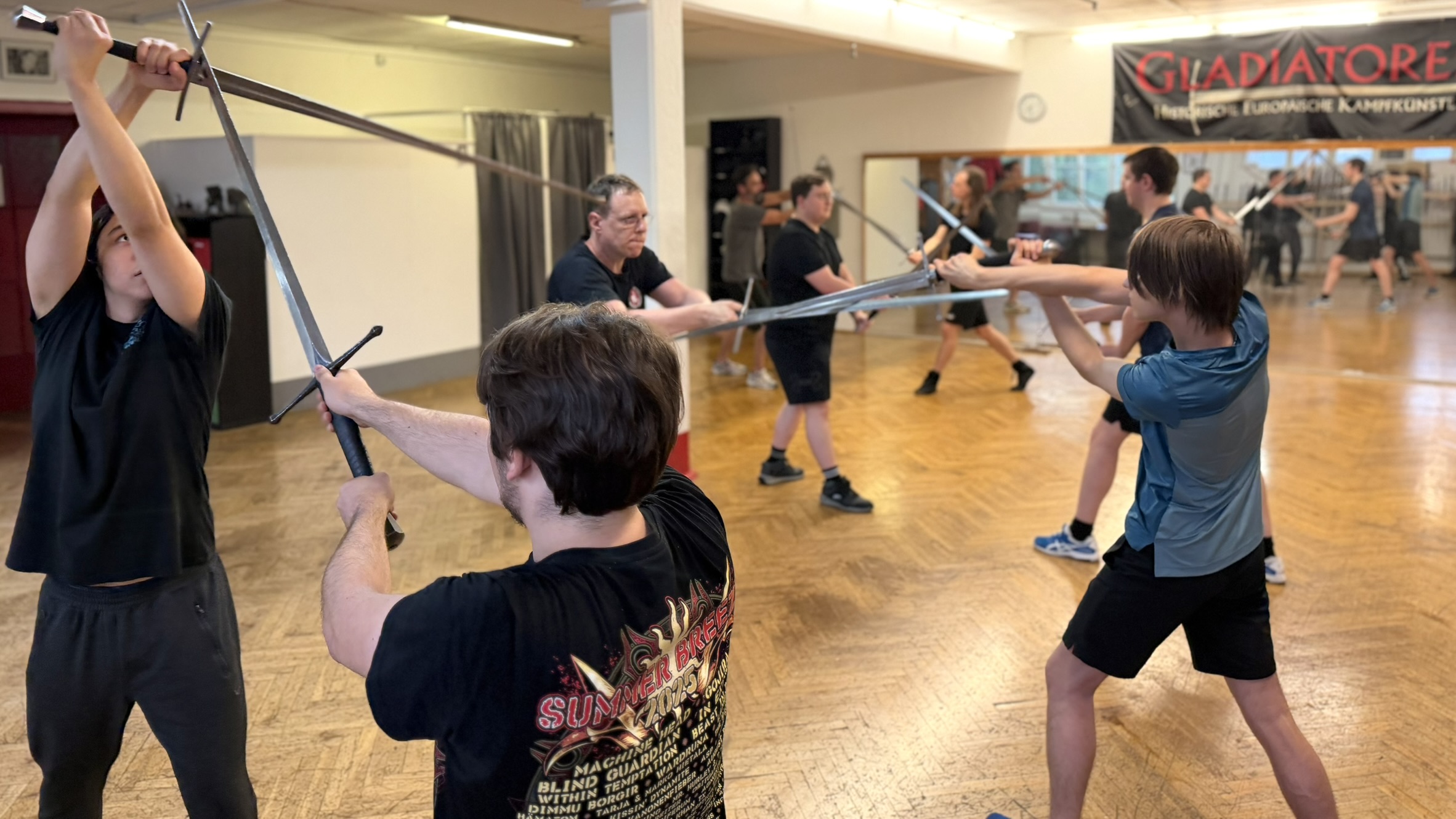 Trainingsgruppe in der Halle